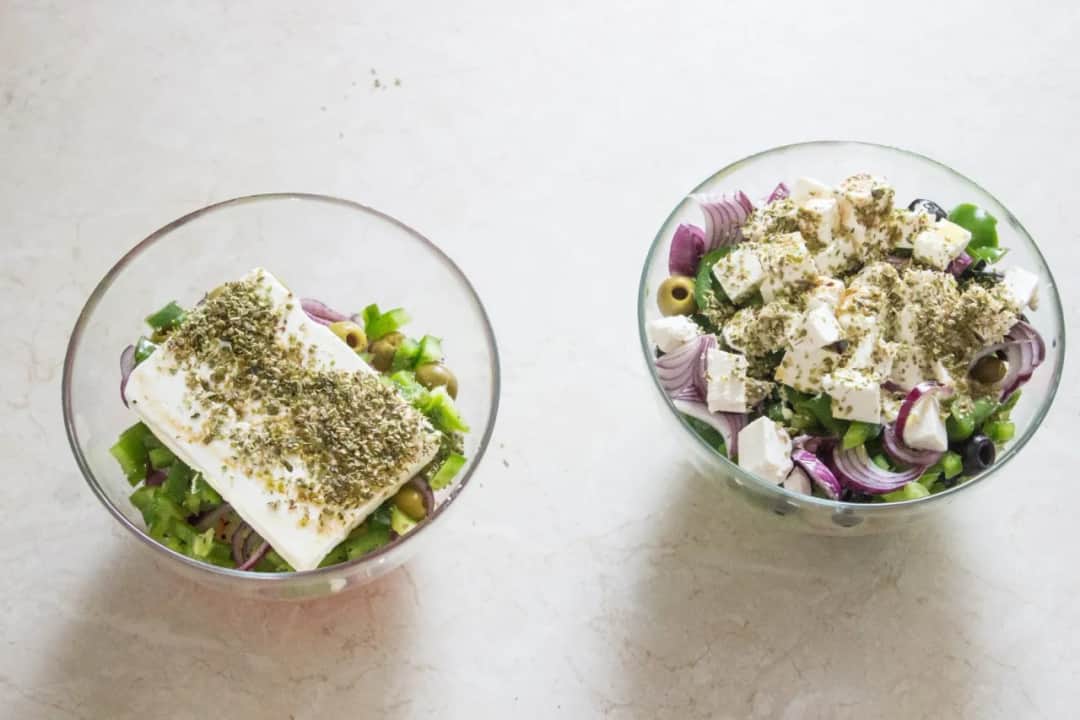 Co do sałatki greckiej? Odkryj składniki, które musisz znać