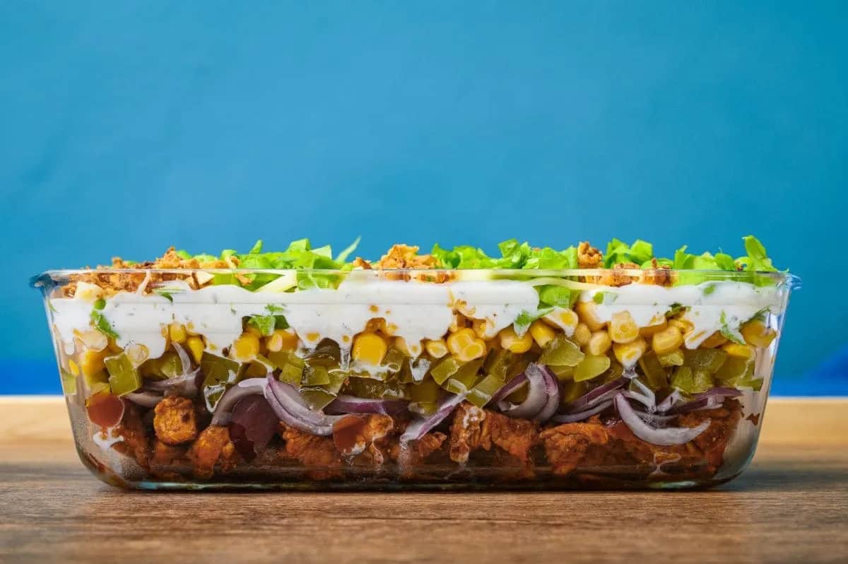 Sałatka gyros jakie warstwy: odkryj idealne składniki i kolejność