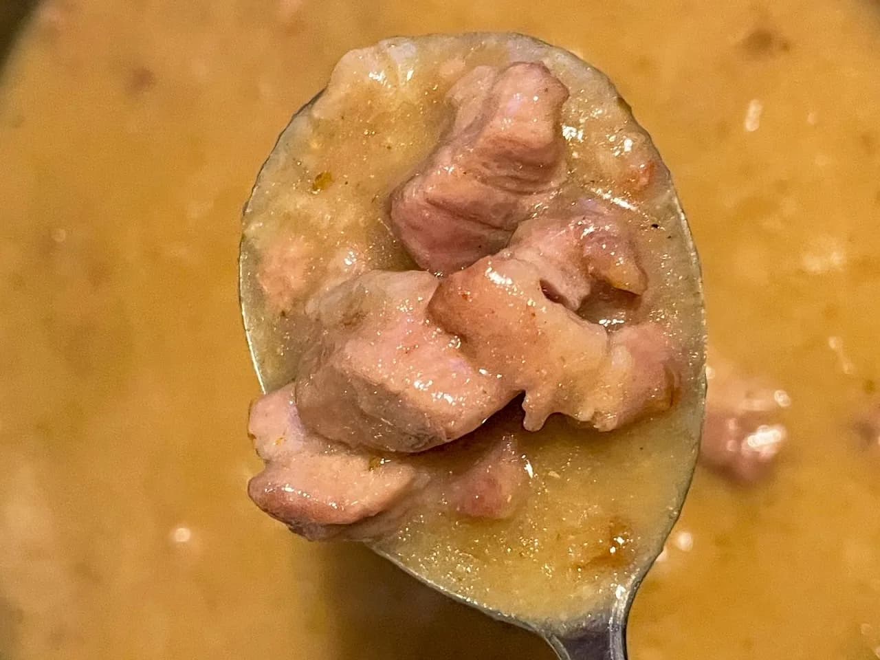 Jak zrobić sos z mięsa smażonego, który zachwyci Twoich gości