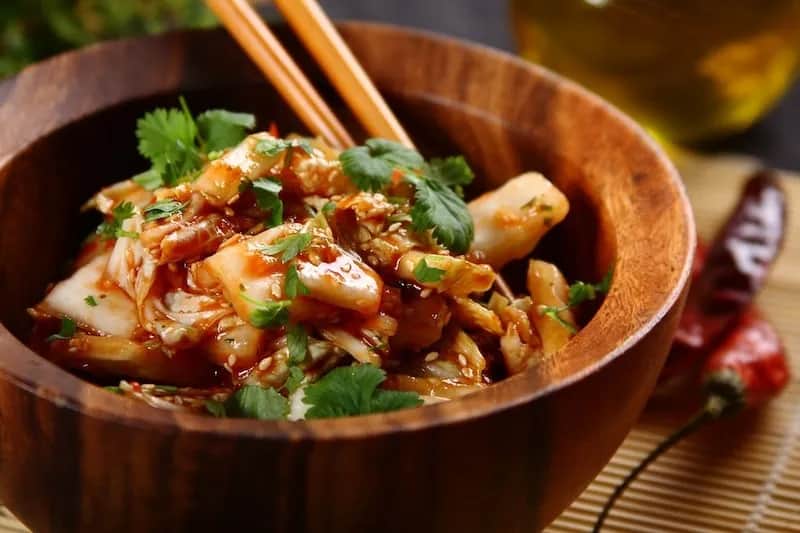 Sałatka z Kimchi: Szybkie Przepisy i Wariacje Smaków