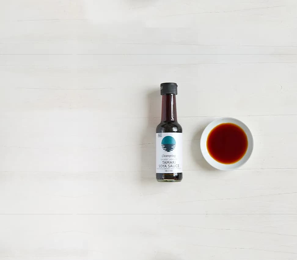 Z czego jest sos sojowy? Poznaj składniki i tajemnice jego produkcji