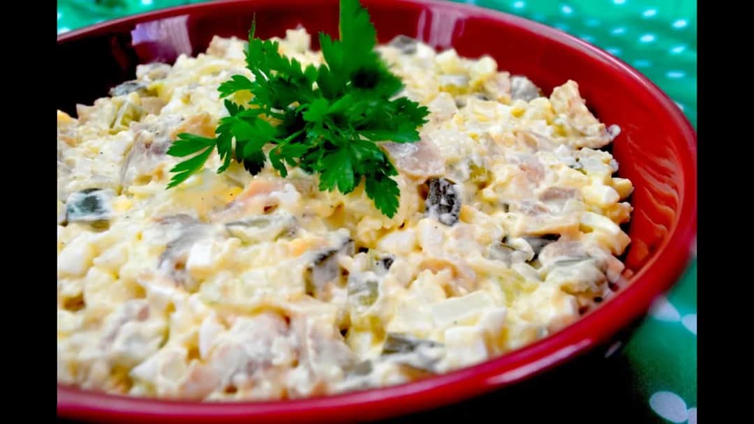 Jak zrobić sałatkę ziemniaczaną - prosty przepis na pyszne danie