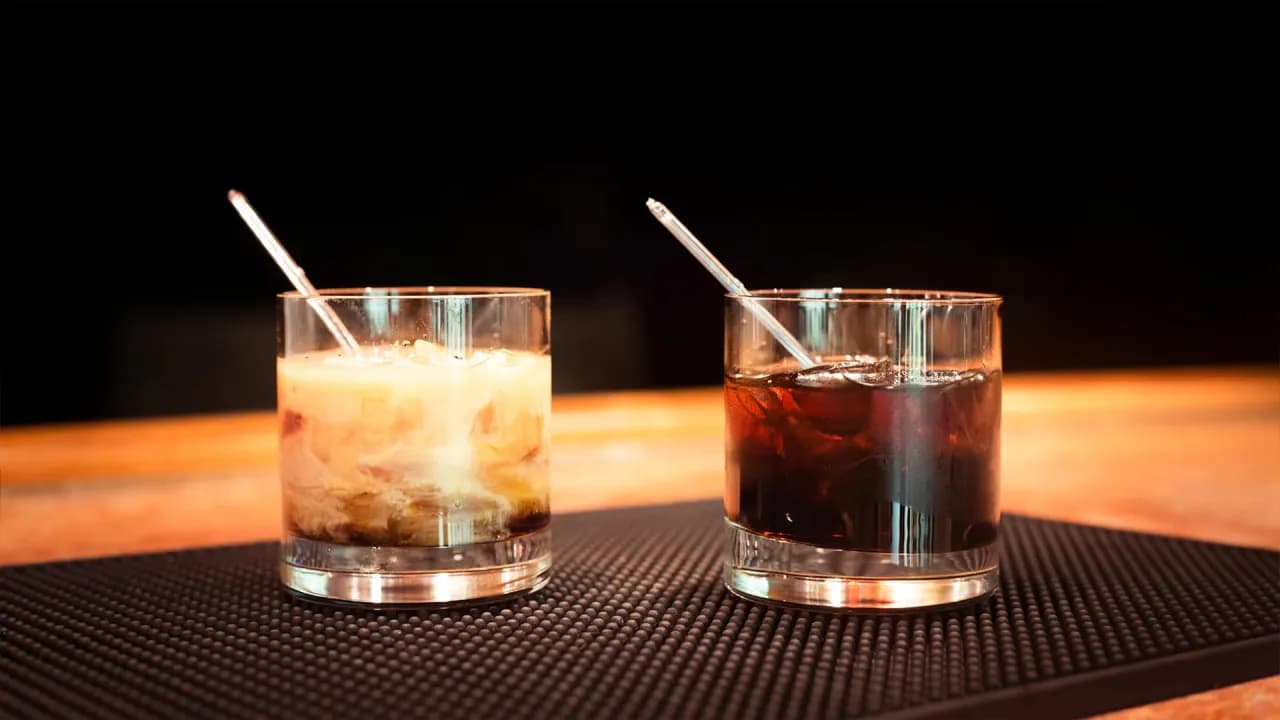 Najlepsze drinki z likierem kawowym i mlekiem, które musisz spróbować